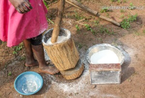 Article : Le mortier et le pilon : Des broyeurs manuels traditionnels pour la transformation de la farine